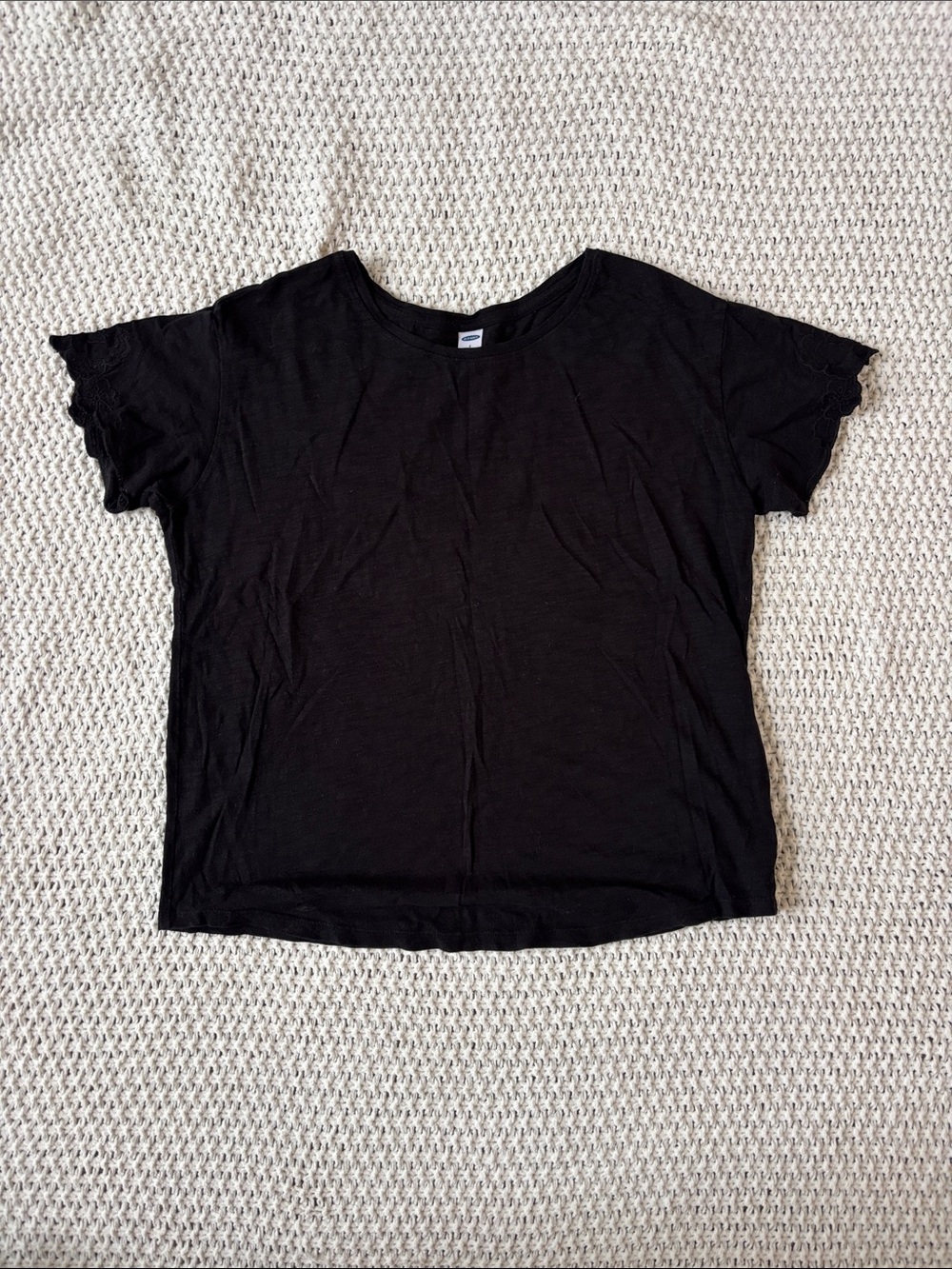 Old Navy Black Women's Short Sleeve Scoop Neck Lace Embroidered Floral T Shirt